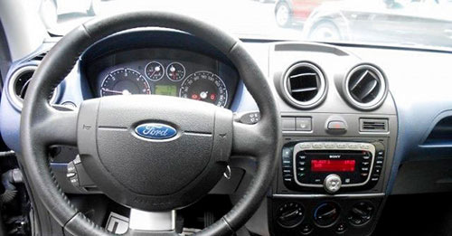 Ford-Fiesta-Sony-Radio