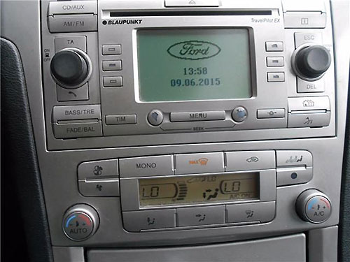 Ford-Galaxy-Blaupunkt-Radio-2007