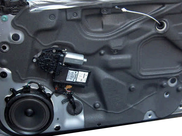Audi A4 B7 Lautsprecher ausbauen in den vorderen Türen