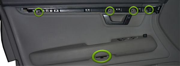 Audi A4 B7 Türverkleidung Verschraubungen zum Türblech