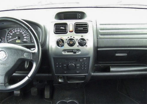 Opel Agila Radio 2005