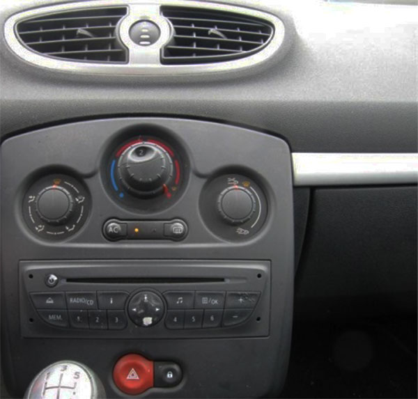Autoradio Tausch Renault Clio III Einbauanleitung