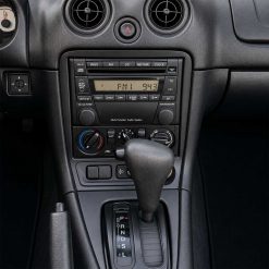 Mazda MX-5 Cockpit von 2001 bis 2005 mit originalem Werksradio und Mittelkonsole